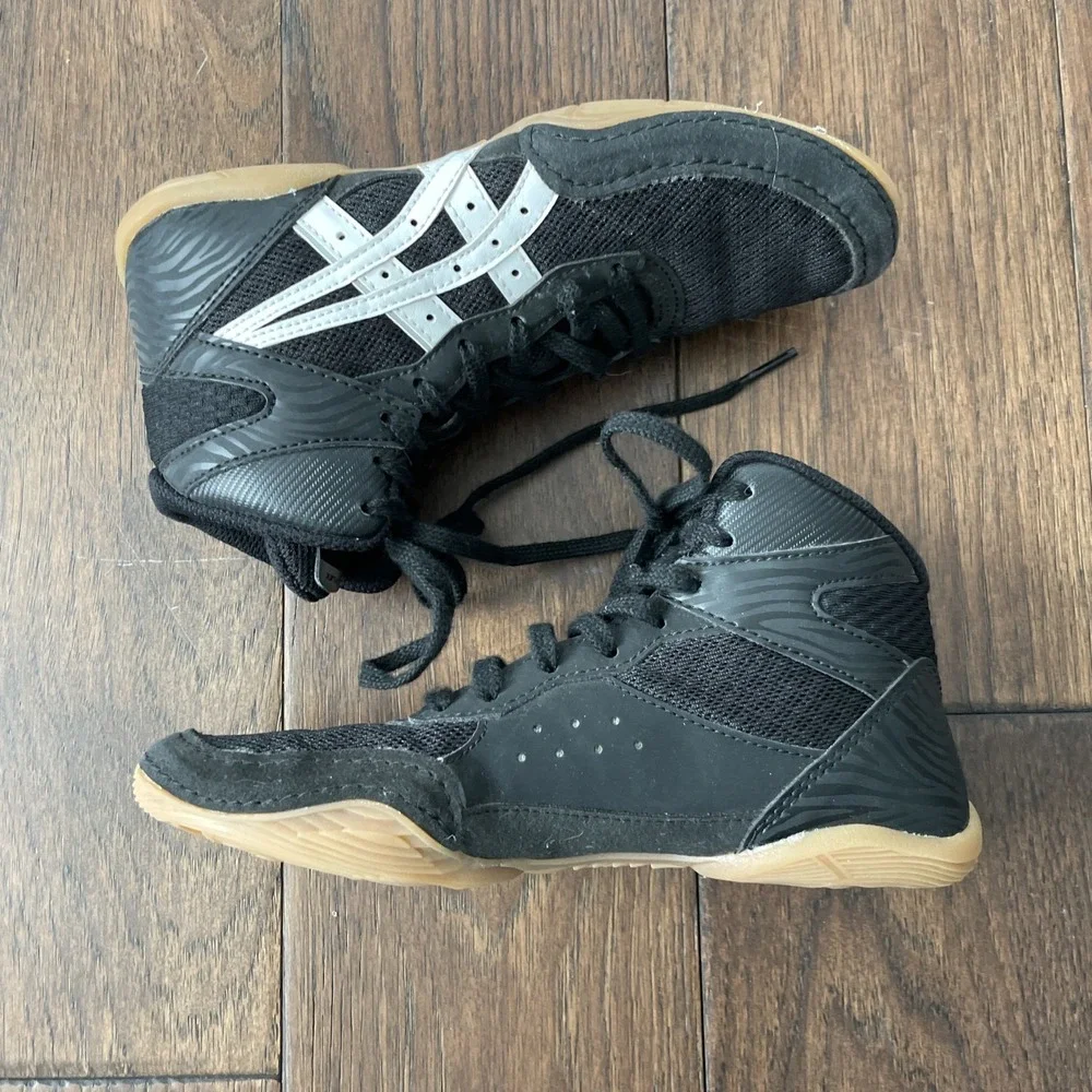 Asics Matflex 7 High Top Wrestling Shoes Youth Kids Size 2 Black White 1084A011